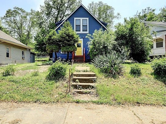1st image of 1511 E Walnut St