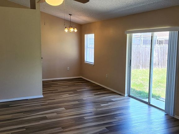 3rd image of 325 Montego Ct SE