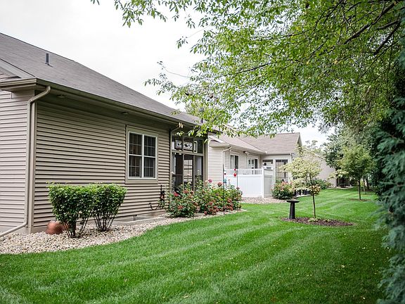 4th image of 1727 Woodgate Dr