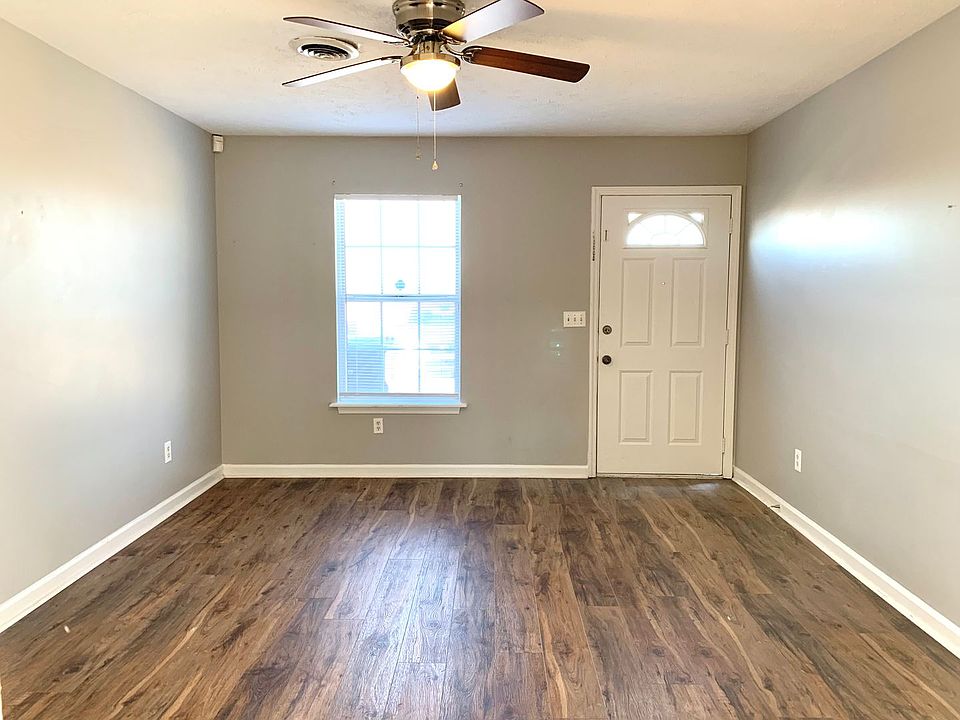 983 Stateline Rd, Oak Grove, KY 42262 Zillow