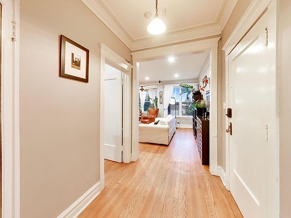 3rd image of 4428 N Malden St #3N