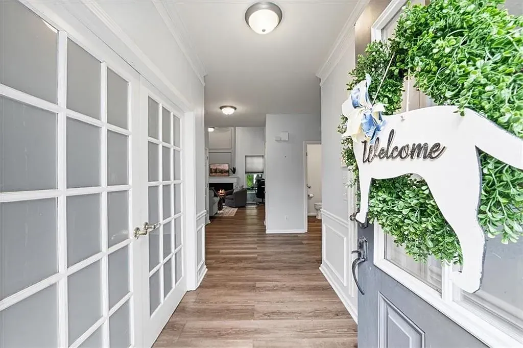 3 bed, 2.5 bath, 2210 sqft, $1,000 — Photo 4