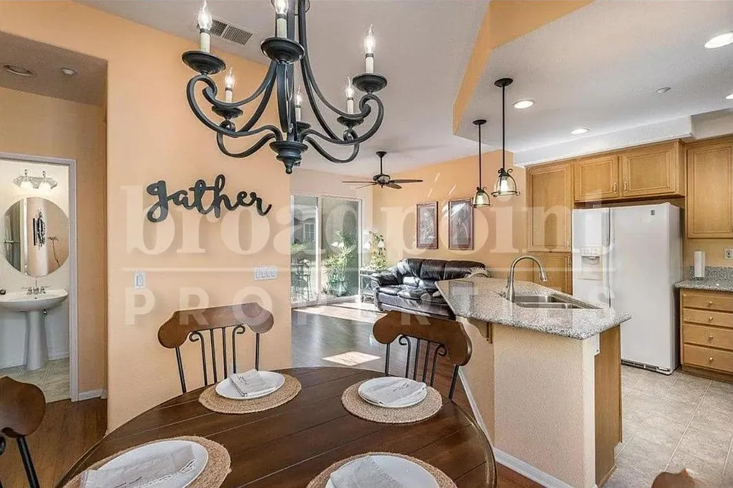 2 bed, 2.5 bath, 1209 sqft, $3,395 — Photo 3