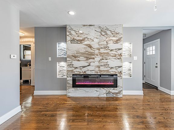 3rd image of 3053 W 77th St