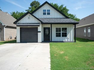 321 E Oak St, Skiatook, OK 74070