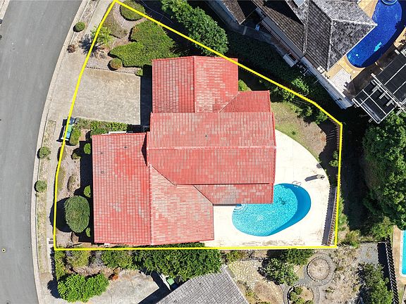 4th image of 1621 Kuhilani St