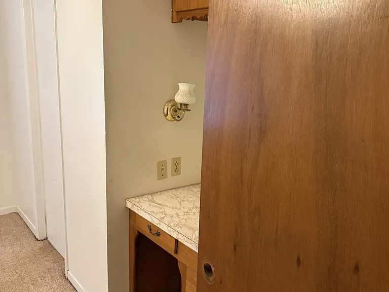 915 N Spring St — Photo 3