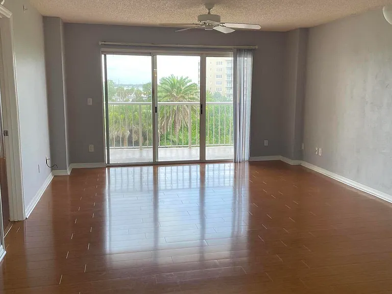 3 Oceans West Blvd #4A6 — Photo 8