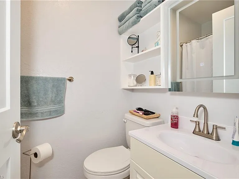 16820 Banyon Ct — Photo 12