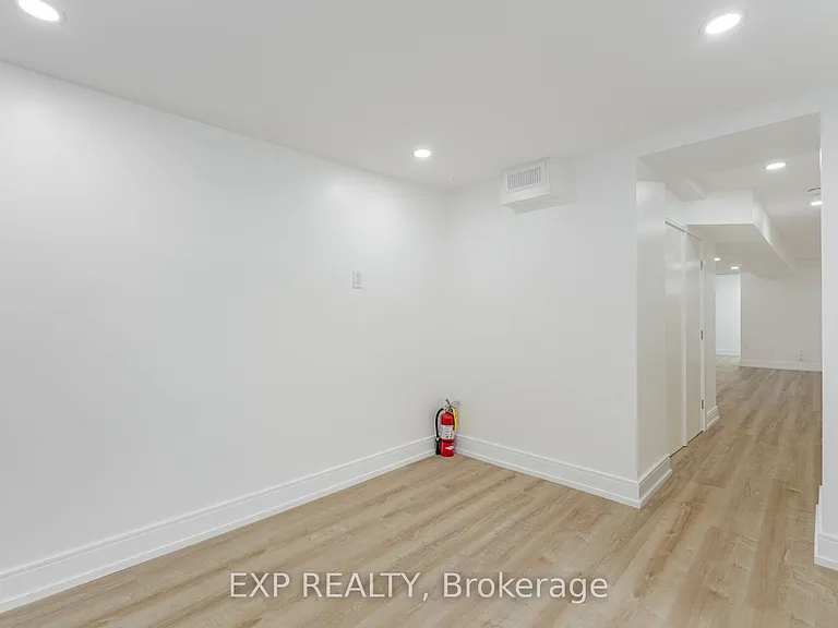 716 Brock Ave #B — Photo 10