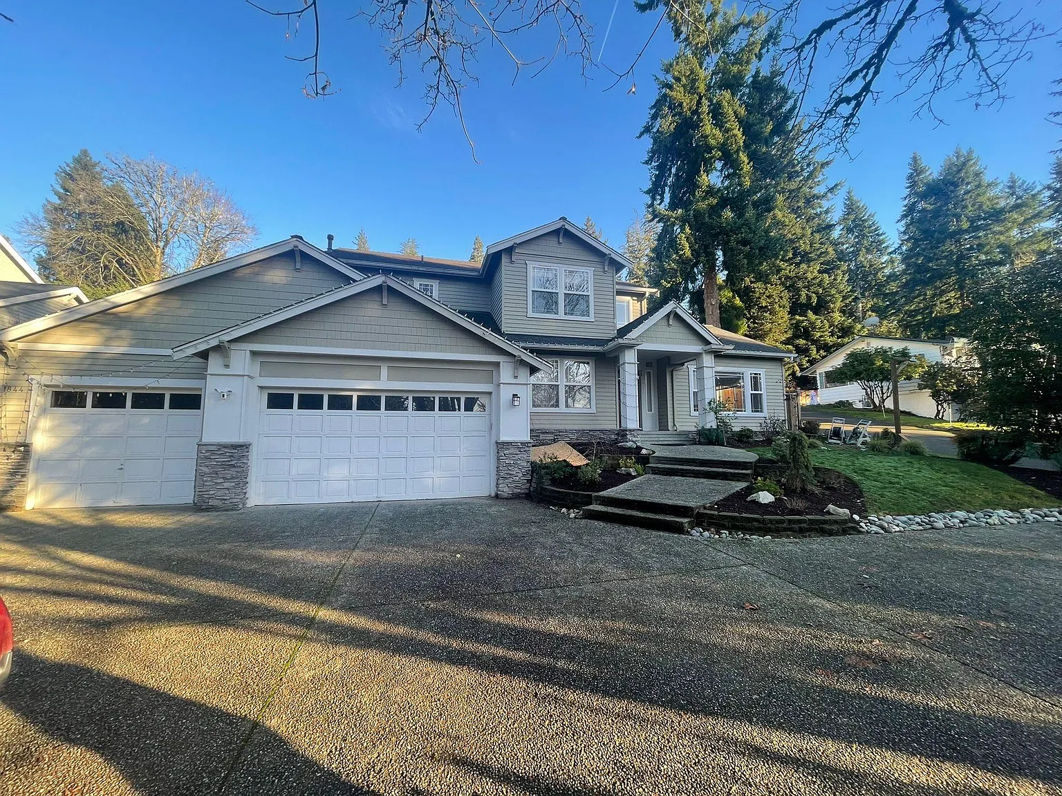 4 bed, 2670 sqft, $4,895 — Photo 1