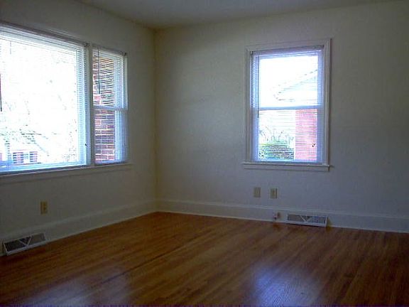 LIVING ROOM HARDWOOD FLOOR