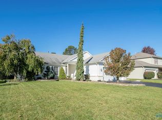 100 Springcove Ln, Holland, OH 43528