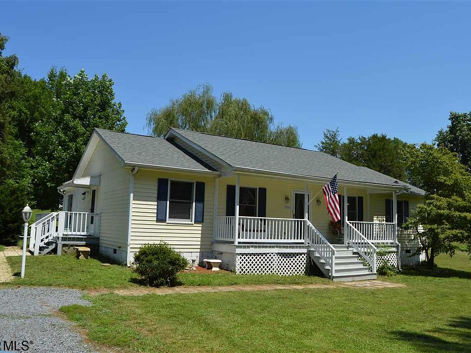 1st image of 225 Dogwood Dr