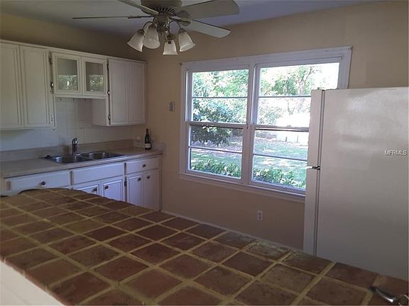 3rd image of 2548 Palmetto Ave