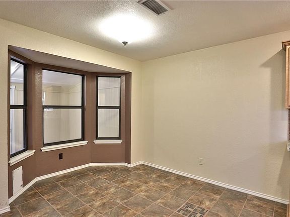5th image of 6042 Princess Ln
