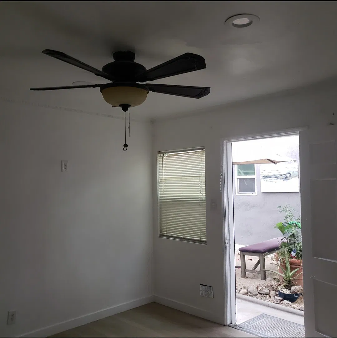 Studio, 300 sqft, $1,055 — Photo 2