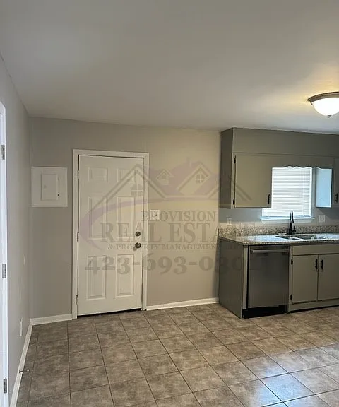 2 bed, 1.5 bath, $1,095 — Photo 4