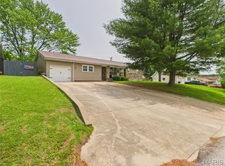 1905 Long Dr, Waynesville, MO 65583