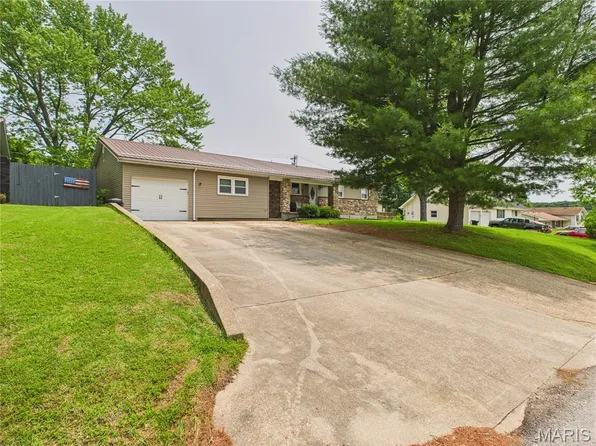 1905 Long Dr, Waynesville, MO 65583