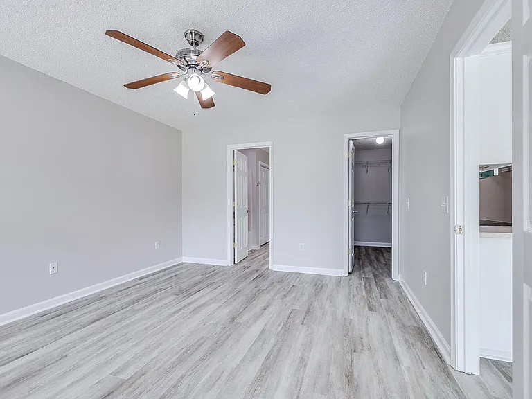 114 Mustang Dr — Photo 14