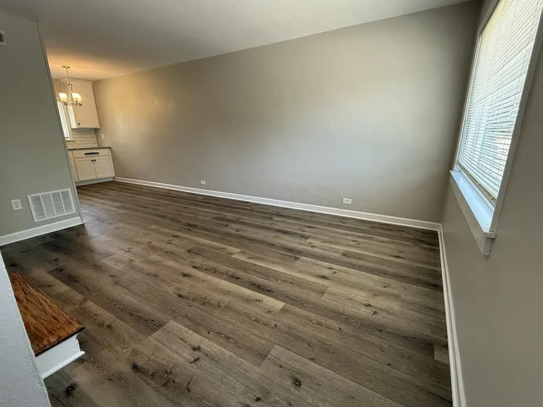 417 Graham St — Photo 8