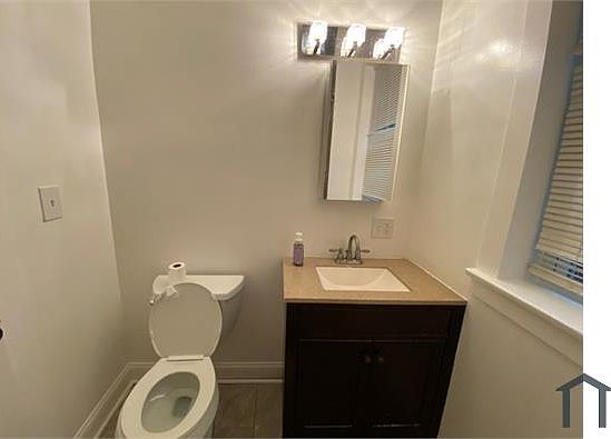 5th image of 6125 S Champlain Ave #1