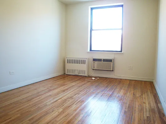 Rented by DSA Realty Midtown West | media 19