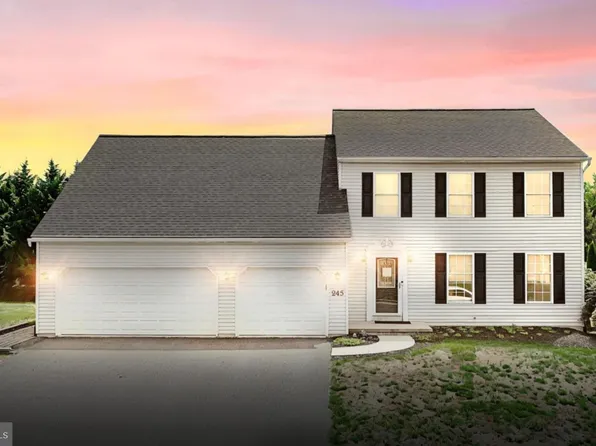 245 Silver Maple Ct, Mount Wolf, PA 17347