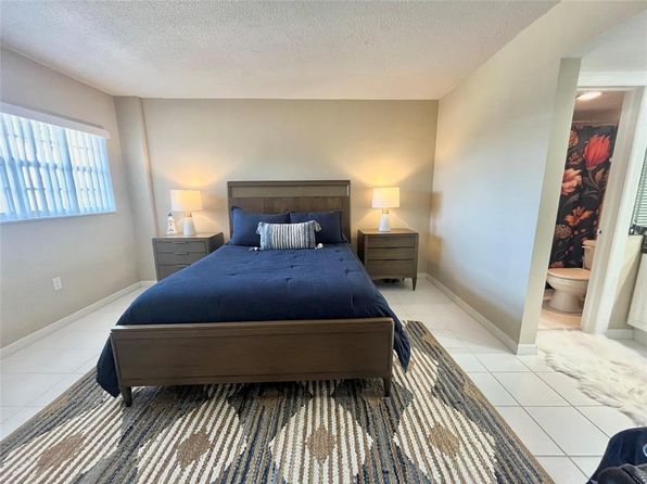 140 NE 28th Ave APT 305