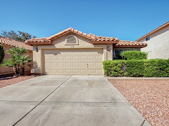 2nd image of 1049 W Cantebria Dr