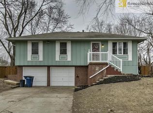 1212 S Ward Pkwy, Blue Springs, MO 64014