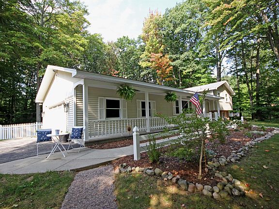 3rd image of 571 Bass Lake Road