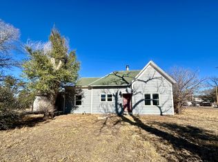 504 W 10th St, Goodland, KS 67735