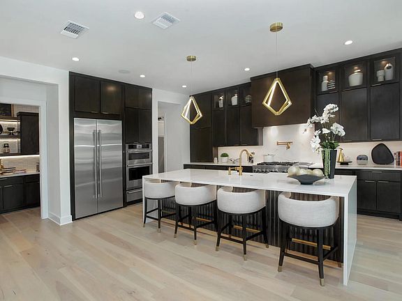 The Lynmar II Kitchen