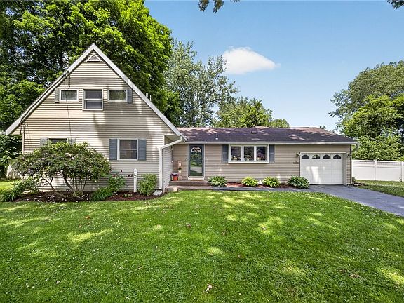 4th image of 26 Apple Tree Ln