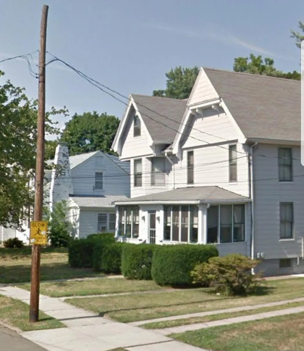 3 bed, 1.5 bath, 1400 sqft, $2,900 — Photo 1
