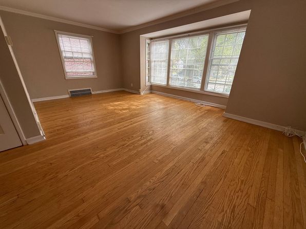 2519 N Lake Dr APT 1
