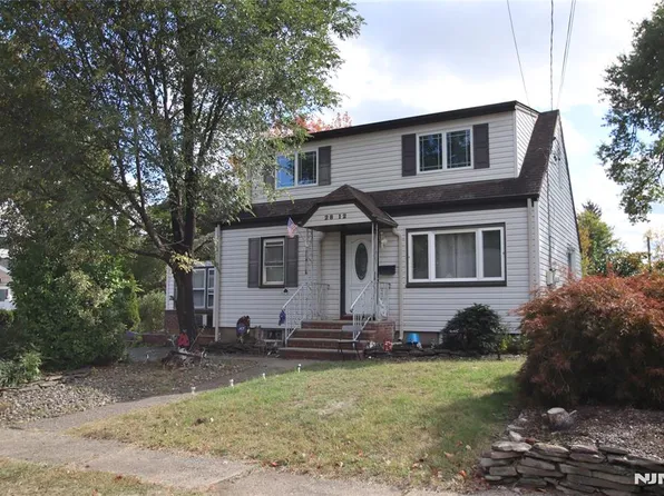 28-12 Sherman Pl, Fair Lawn, NJ 07410