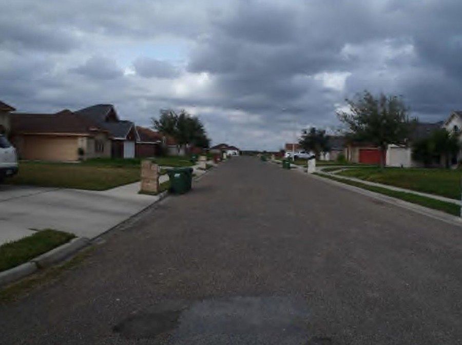 2nd image of 912 Villa Del Lago
