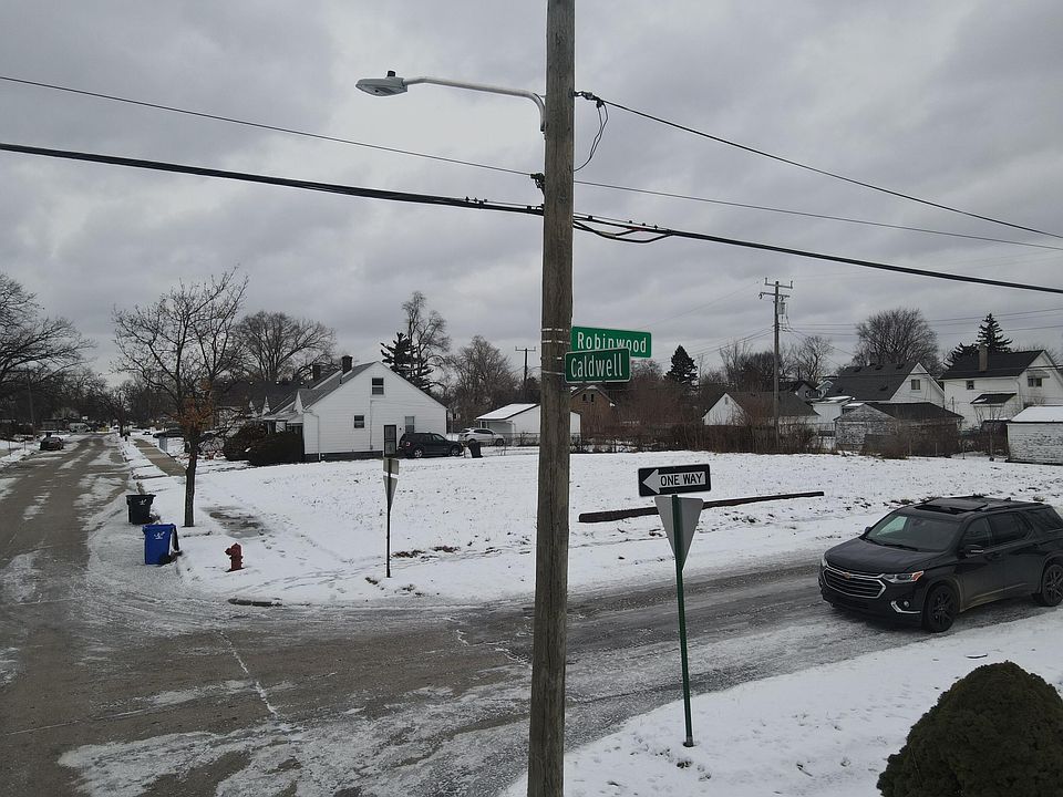 2nd image of 18800 Caldwell St