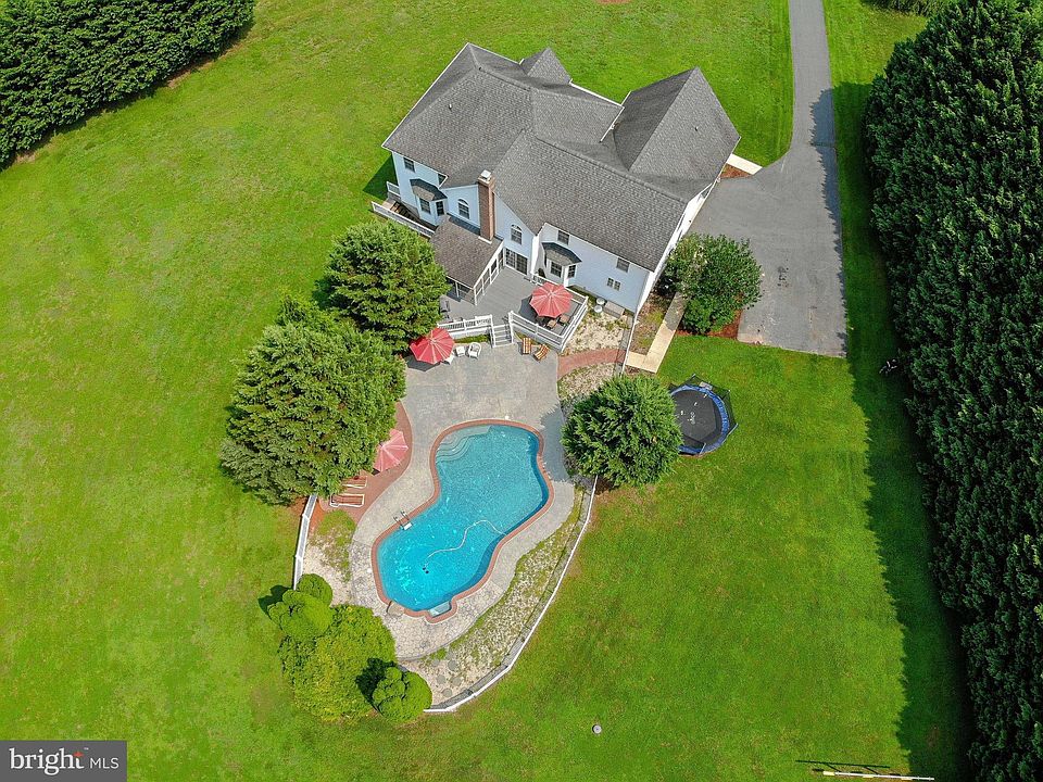 1st image of 389 Claiborne Fields Dr