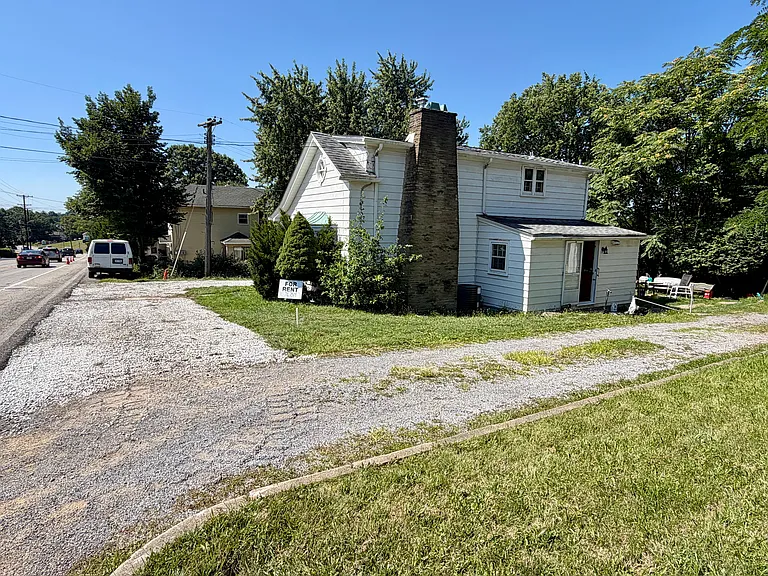 915 Perry Hwy — Photo 57