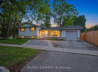 32 Oak Ct, Aurora, ON L4G3J6