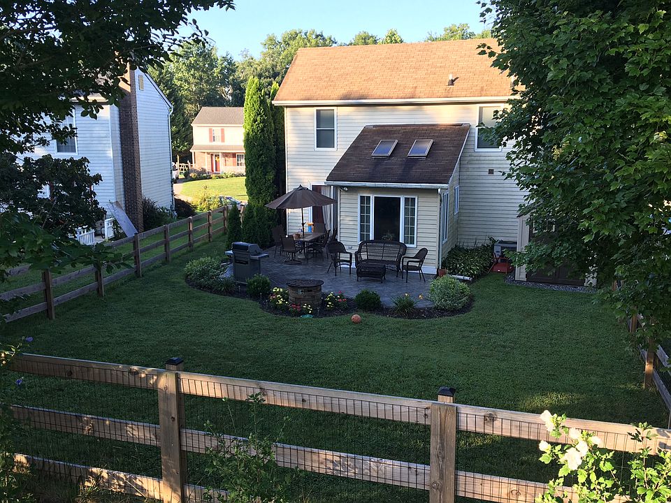 2nd image of 1619 Brimfield Cir