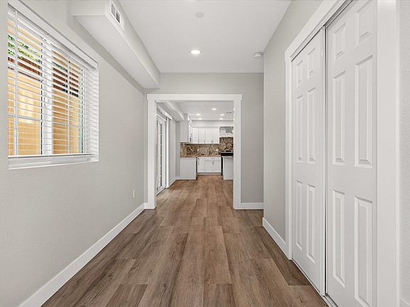 5th image of 6105 Oakdale Ave