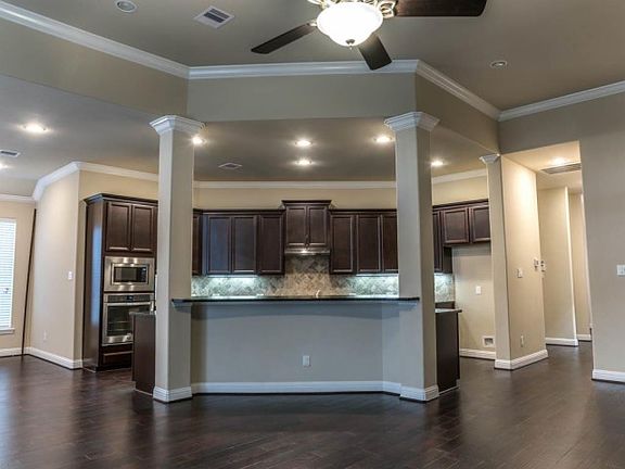 3rd image of 3410 Norwich Gardens Ln