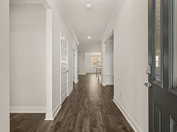 2nd image of 204 Parnassus Rd