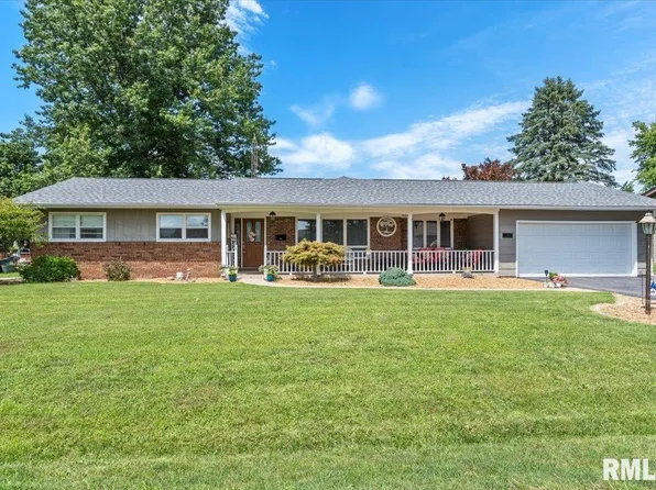 9 Glenwood Ln, Chatham, IL 62629