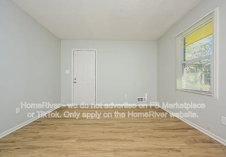 126 Amberwood Ln — Photo 9